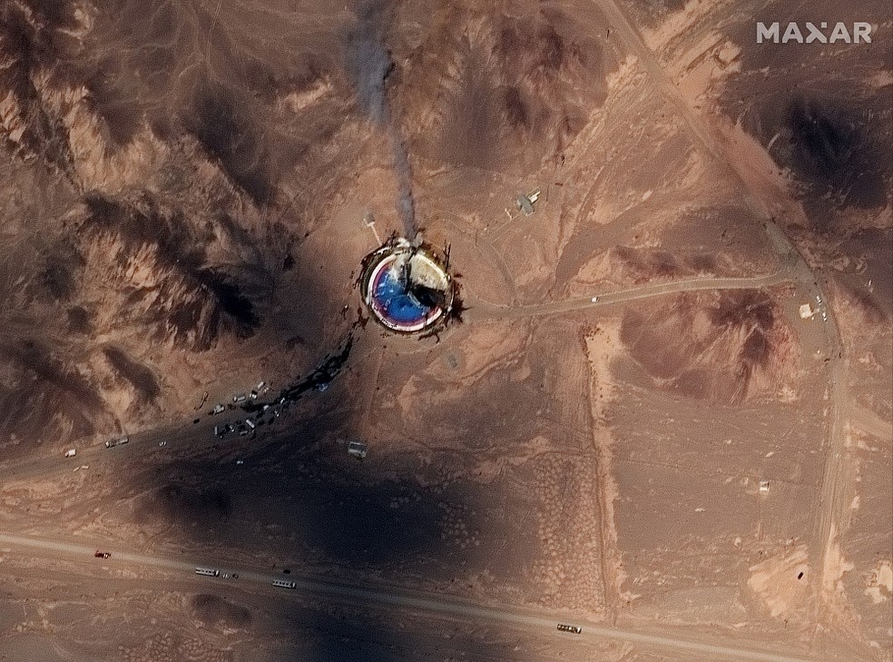 Imagem de satélite mostra nuvem de fumaça que os EUA acreditam ter sido causada por explosão de foguete no Irã — Foto: Satellite image ©2019 Maxar Technologies/Handout via REUTERS