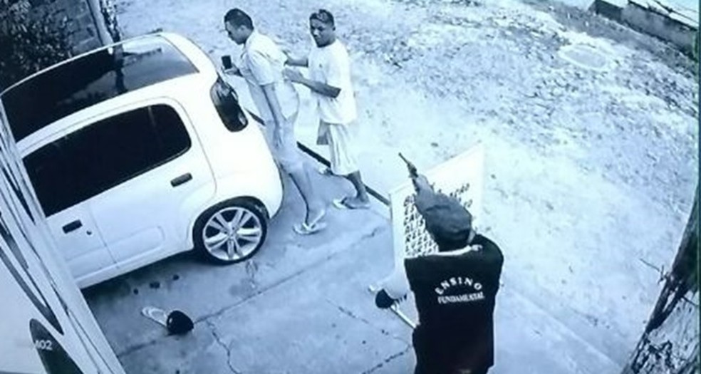 Cabeleireiro foi baleado por estudante usando uniforme estudantil no Piauí (Foto: Alejandro Fernandes / Clique União)