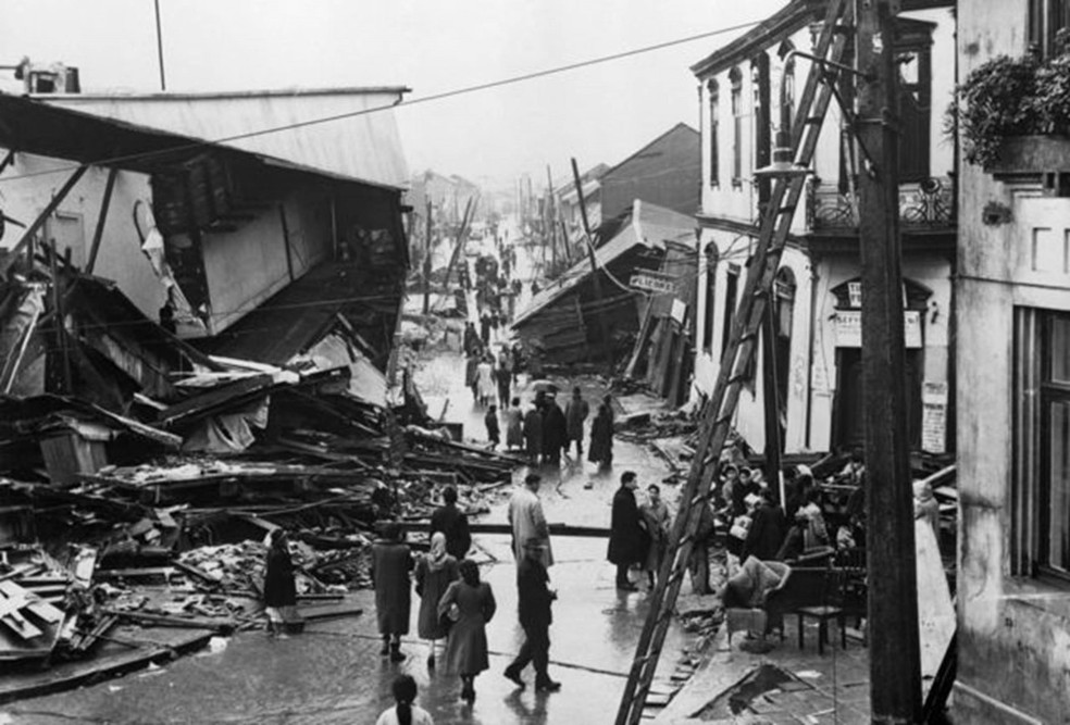 Destruição deixada por terremoto no Chile em 1960 — Foto: Getty Images via BBC