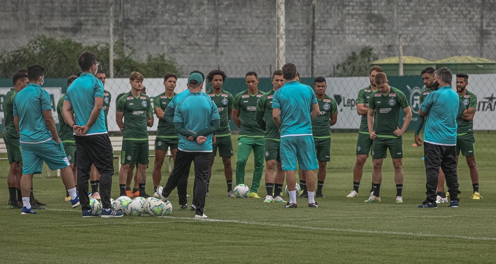 Entre saídas, chegadas e retornos, Coritiba acelera a reformulação do  elenco para a temporada de 2021 | coritiba | ge