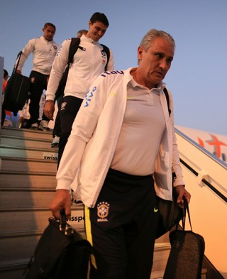 Tite Matheus Bachi chegada seleção brasileira Peru (Foto: Lucas Figueiredo/CBF)