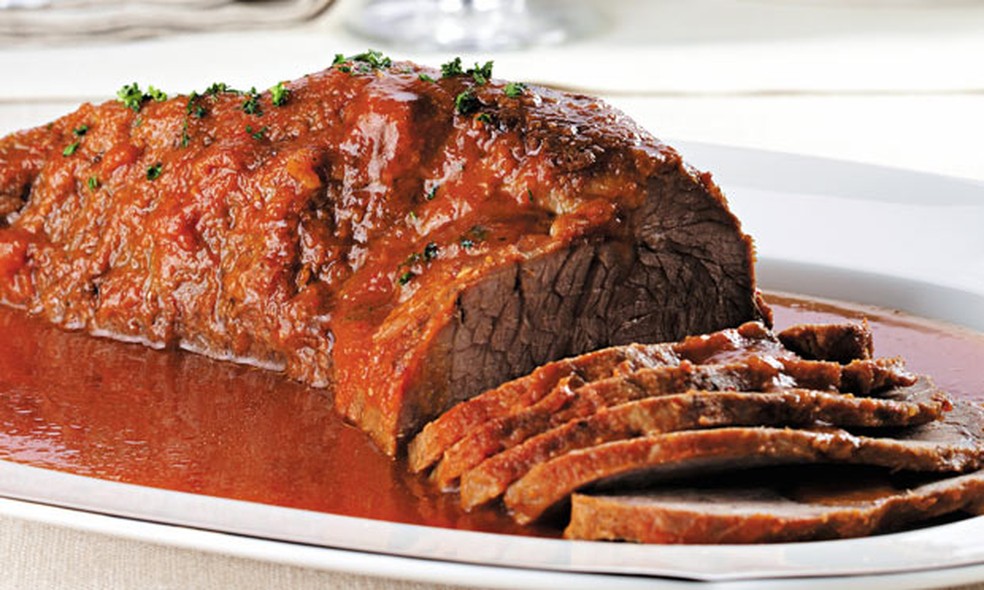 Carne Assada Facil Receitas Receitas 3 kg de carne 8 dentes de alho 3 cebolas médias 1 sachê de extrato de tomate 450 ml de água sal a. carne assada facil