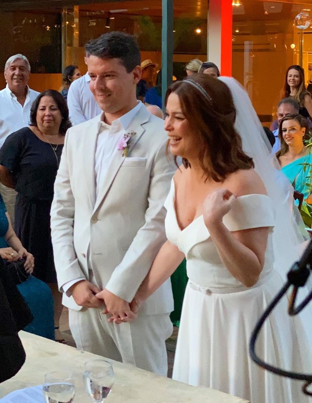 Os noivos: Juliana Pedrosa e Rafael Lima Pires (Foto: Reprodução)