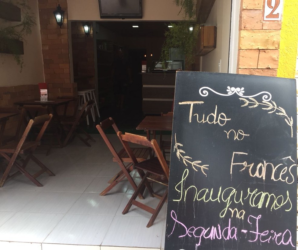 Família escolheu ponto na região central da cidade (Foto: Graziela Rezende/G1 MS)