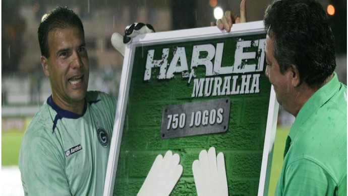 Harlei, goleiro do Goiás, quando completou 750 jogos pelo clube (Foto: Rosiron Rodrigues/Goiás E.C.)