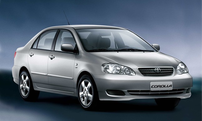 Toyota Corolla nona geração - 2003
