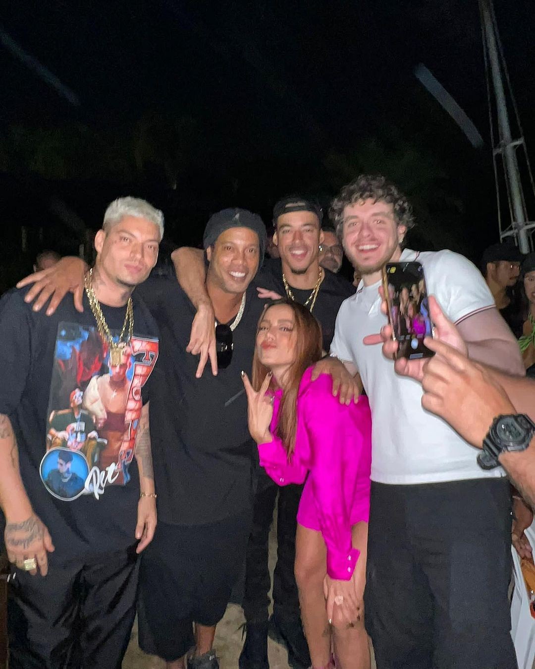 Antes de show no Lollapalooza Brasil, Jack Harlow curte aniversário de Ronaldinho com Anitta e Filipe Ret