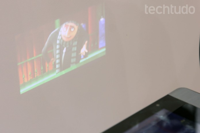 Em locais sob pouca iluminação, projeção do tablet da Dazz é de boa qualidade (Foto: Isadora Díaz/TechTudo) Em locais sob pouca iluminação, projeção do tablet da Dazz é de boa qualidade (Foto: Isadora Díaz/TechTudo)