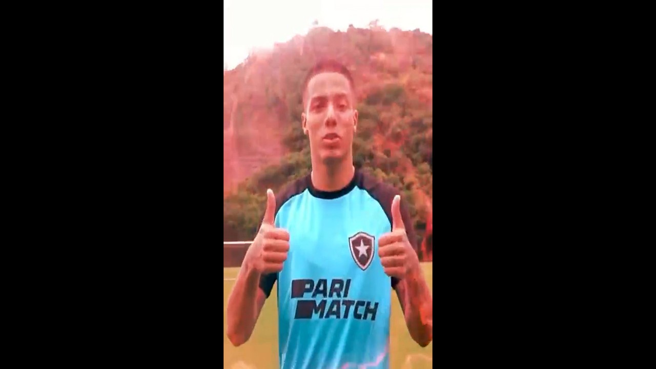 Botafogo anuncia a contratação do atacante Carlos Alberto