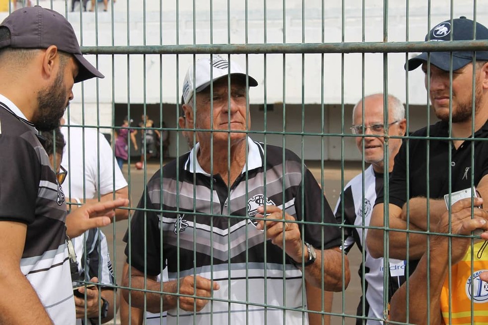 Pinho antes de uma partida no estÃ¡dio Palma Travassos (Foto: Rafael Alves/DivulgaÃ§Ã£o/Comercial)