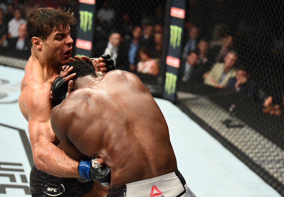 Peso-médio despachou Uriah Hall no UFC 226 — Foto: Josh Hedges/Getty Images