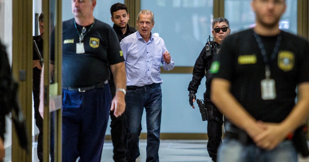 Dirceu pede ao Supremo perdão por pena no julgamento do mensalão