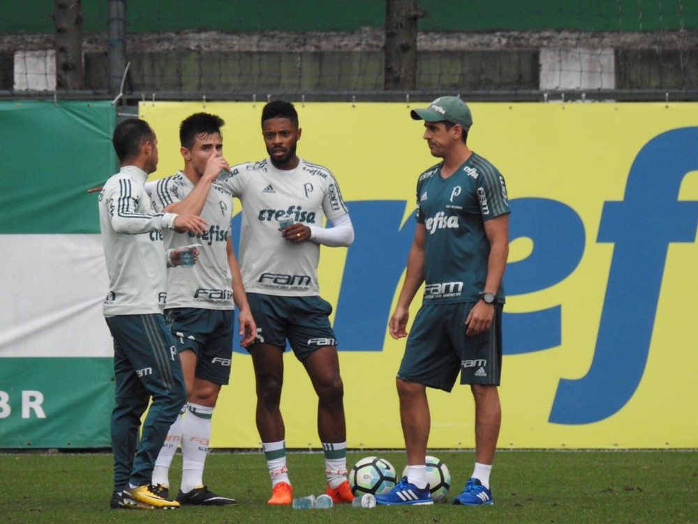 Palmeiras zera departamento médico, e Willian e Guerra voltam a treinar com bola