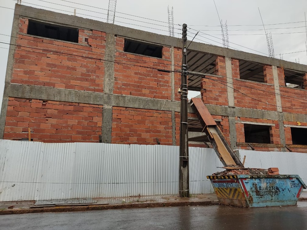 Obra de construção do Atende Prudente está em andamento na Vila Marcondes — Foto: Aline Costa/G1 