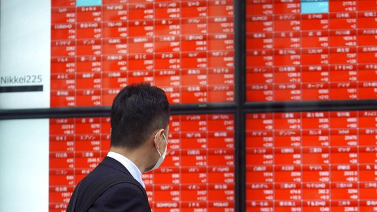 Bolsas da Ásia fecham no vermelho em meio à crise do Credit Suisse