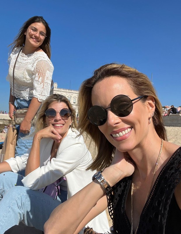 Ana Furtado curte Portugal com amigas (Foto: Reprodução/Instagram)