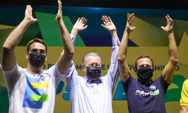 Os candidatos Eduardo Leite, Arthur Virgilio e João Doria nas prévias tucanas 