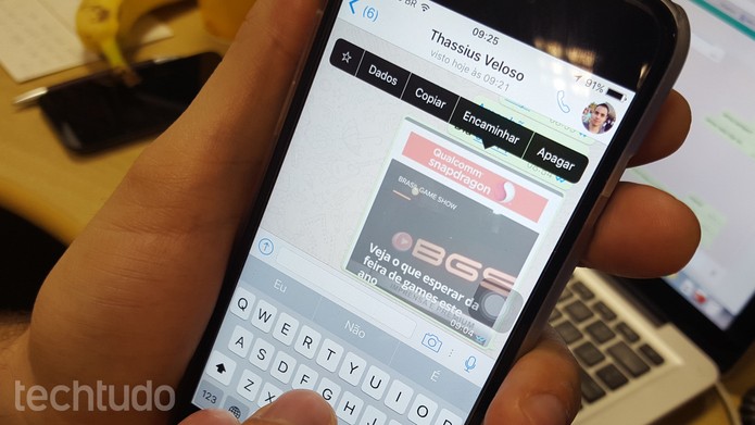 Estrelinha aparece em barra de ferramentas do WhatsApp no iOS (Foto: Thássius Veloso/TechTudo)