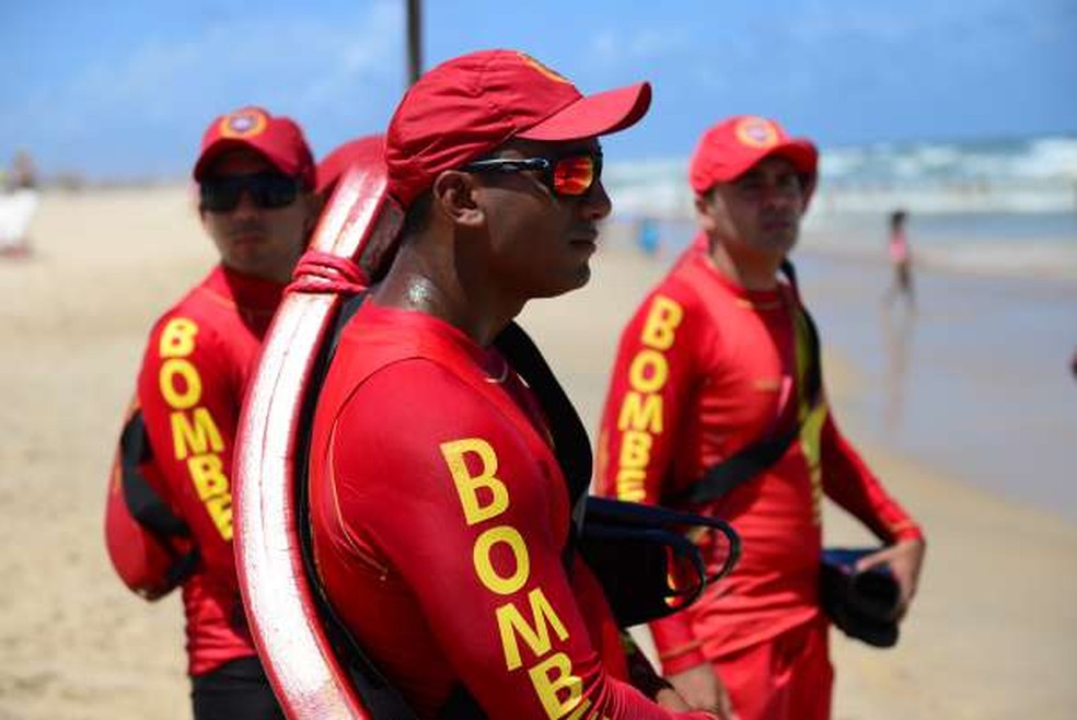 Bombeiros resgatam 158 banhistas de afogamentos entre dezembro de 2022 e janeiro deste ano no litoral cearense — Foto: Corpo de Bombeiros/Divulgação 