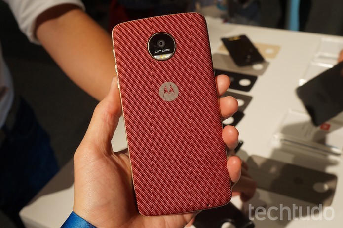 Moto Z possui processador Snapdragon 820 e bateria de 2600 mAh (Foto: Thassius Veloso/TechTudo)