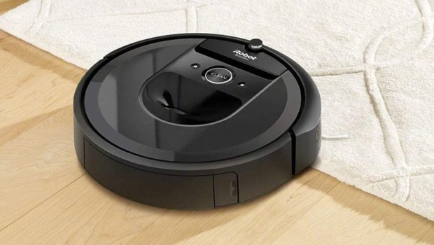 Roomba, da iRobot, usa sensores para mapear os ambientes durante a faxina (Foto: Divulgação/iRobot)