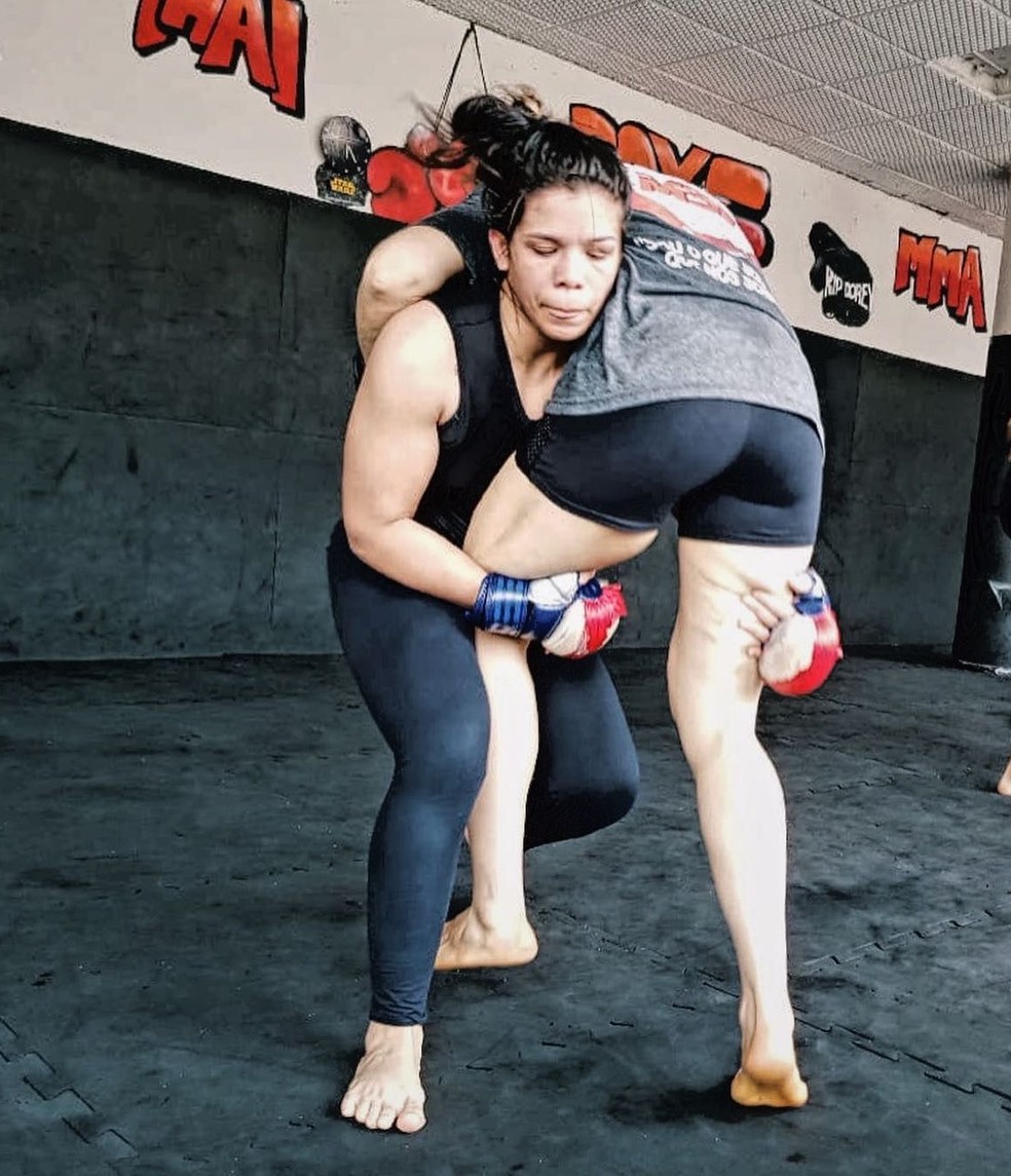 Waleska Karolaine treinar há quase dois meses para luta de MMA em São Paulo — Foto: Arquivo pessoal/Waleska Karolaine 