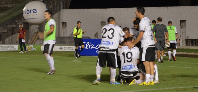 Botafogo-PB x Atlético-PB, Estádio Almeidão, gol Izaías (Foto: Hévilla Wanderley / GloboEsporte.com/pb)