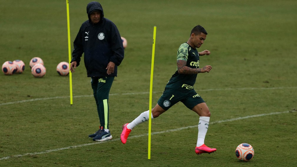 Pênaltis e faltas: Palmeiras volta à rotina de ensaios durante treinos na Academia