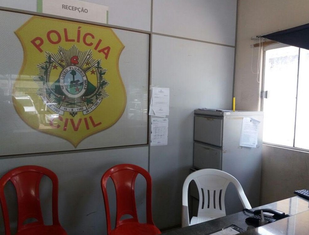 Delegacia de Cruzeiro do Sul está com os serviços comprometidos (Foto: Anny Barbosa/G1)