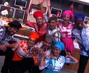 Participantes do 'Super Chef Celebridades' na paródia final (Foto: TV Globo)