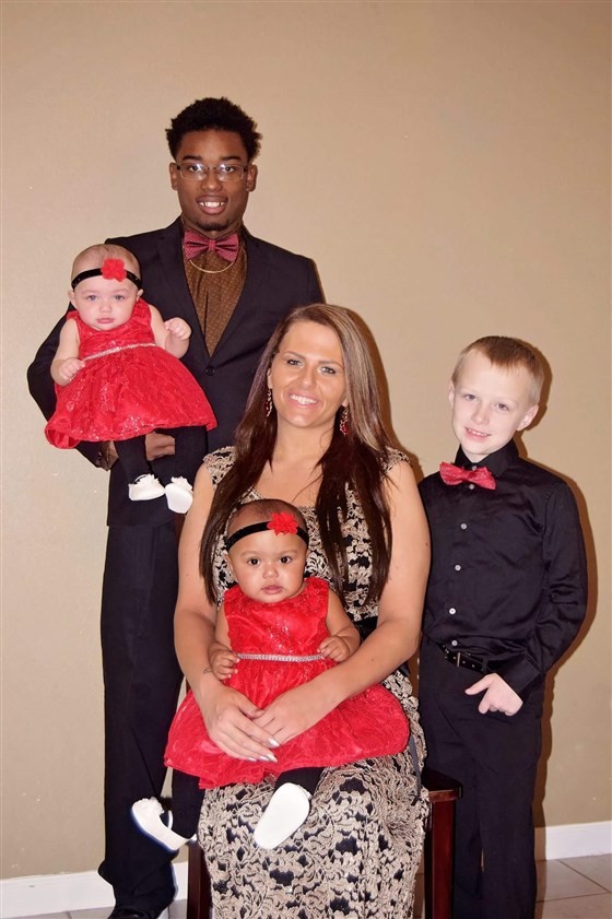 Whitney, o marido e os filhos (Foto: Reprodução Instagram)
