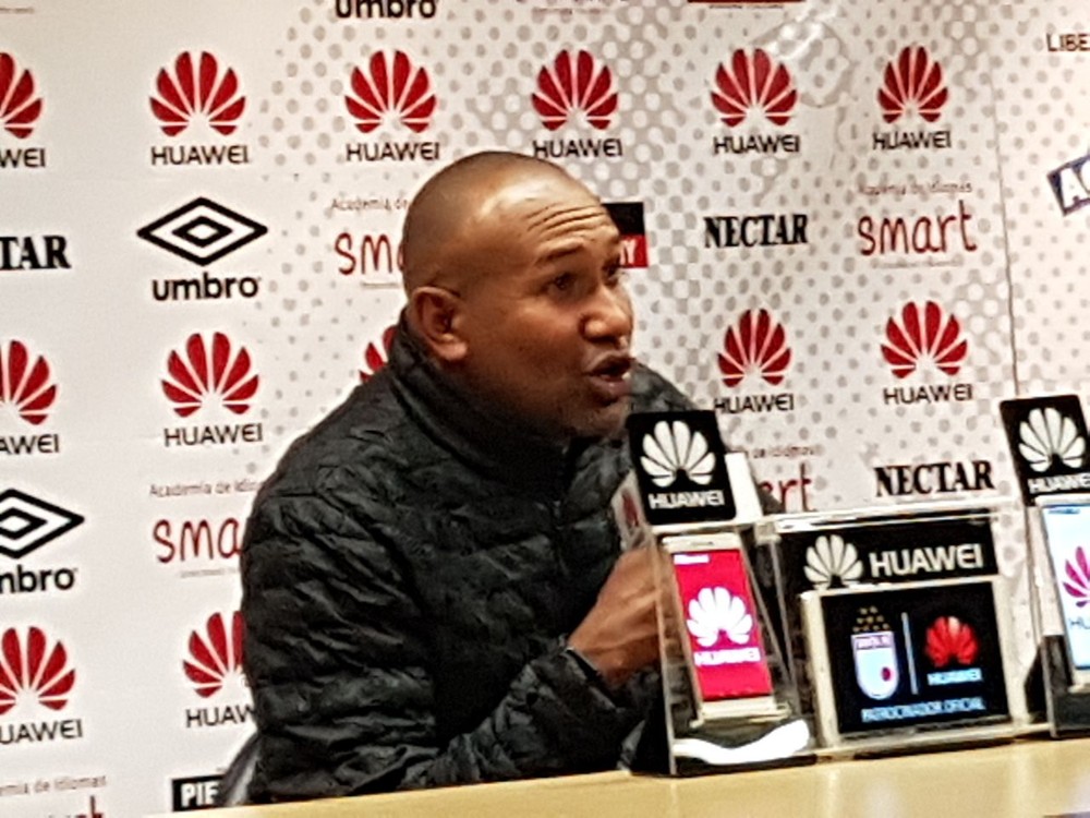 Técnico do Santa Fe exalta Flamengo e prevê dificuldades