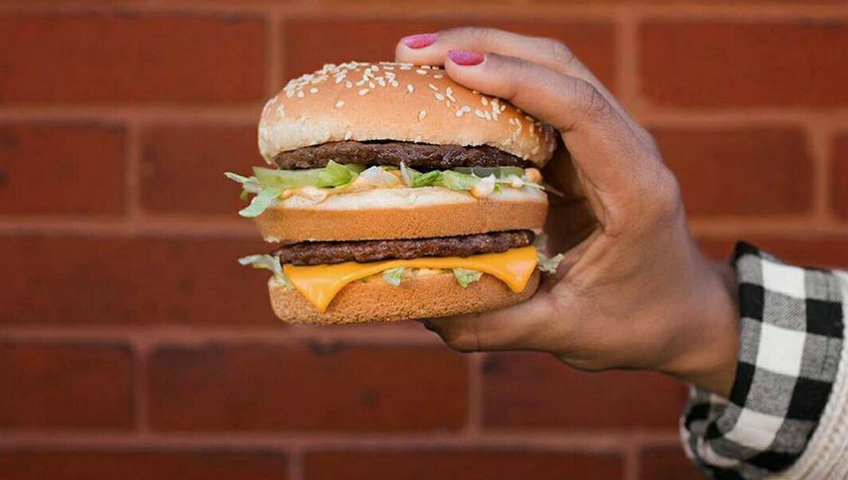 Criada em 1967, a receita do Big Mac é a mesma até hoje (Foto: Reprodução Facebook / McDonalds)