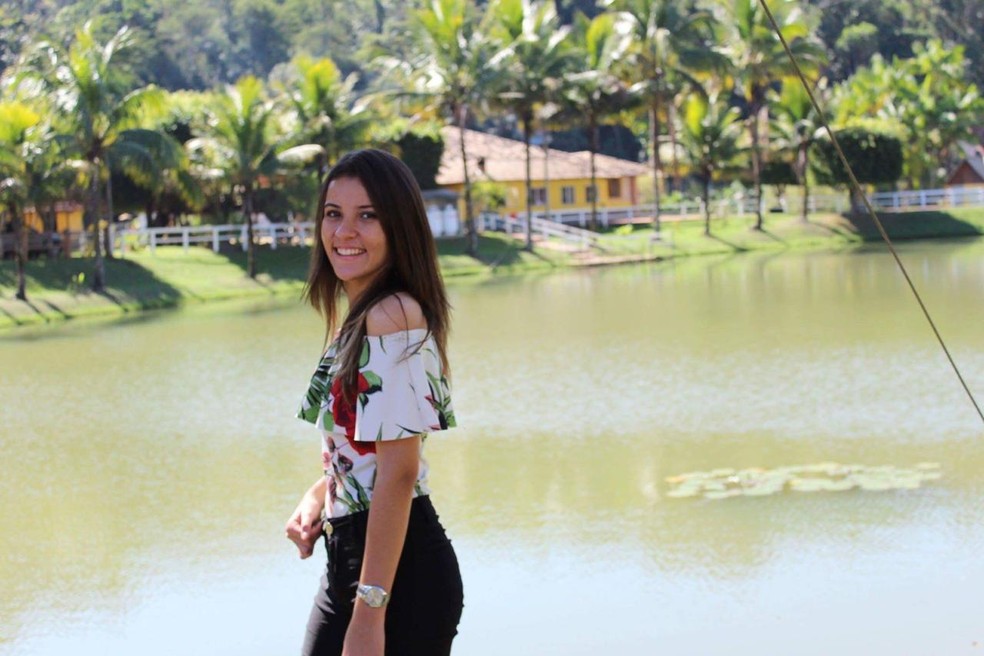 Adolescente que morreu atropelada em Barra Mansa foi identificada como Beatriz Gonzaga, de 17 anos — Foto: Reprodução