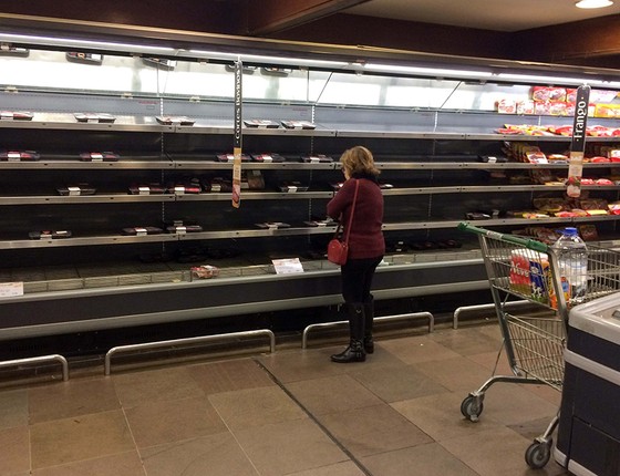 A greve comprometeu o abastecimento de alimentos em todo o país, principalmente de produtos perecíveis (Foto: DAVI MAGALHÃES/FOLHAPRESS) A greve comprometeu o abastecimento de alimentos em todo o país, principalmente de produtos perecíveis (Foto: DAVI MAGALHÃES/FOLHAPRESS)