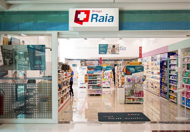 CAU/SE renova parceria com rede de farmácias Drogasil/Droga Raia