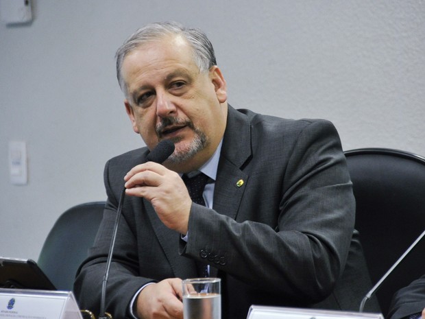O ministro das Comunicações, Ricardo Berzoini, fala no Senado nesta terça-feira (12) (Foto: Geraldo Magela/Agência Senado)