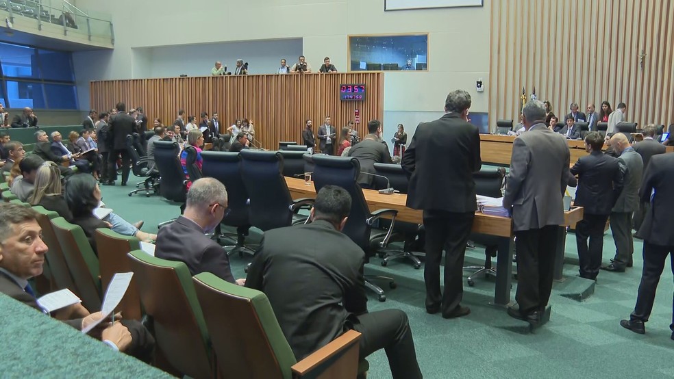Sessão plenária na Câmara Legislativa do Distrito Federal  — Foto: TV Globo/ Reprodução