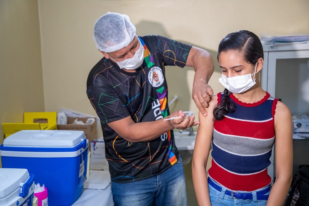 Vacinação contra Covid-19 em Manaus — Foto: Semsa
