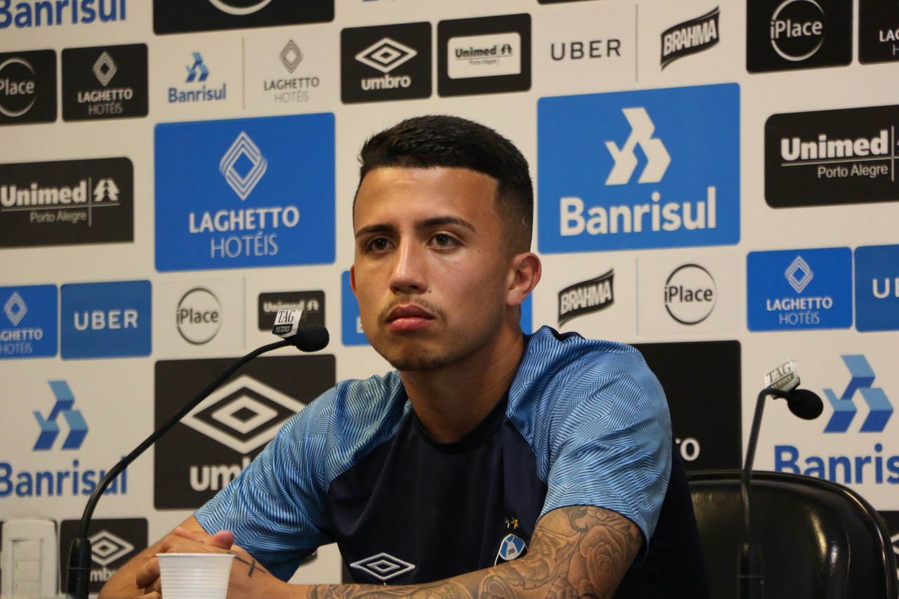 Jovem do Grêmio diz que Gre-Nal é jogo normal e prega respeito ao líder Inter
