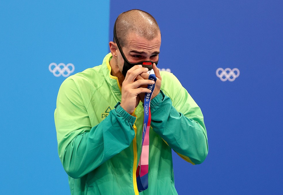Bruno Fratus recebe medalha dos 50m livre � Foto: Getty Images