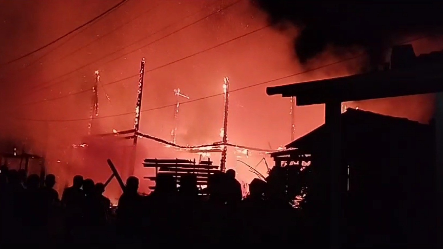 Incêndio atinge casas em Curralinho, na ilha do Marajó