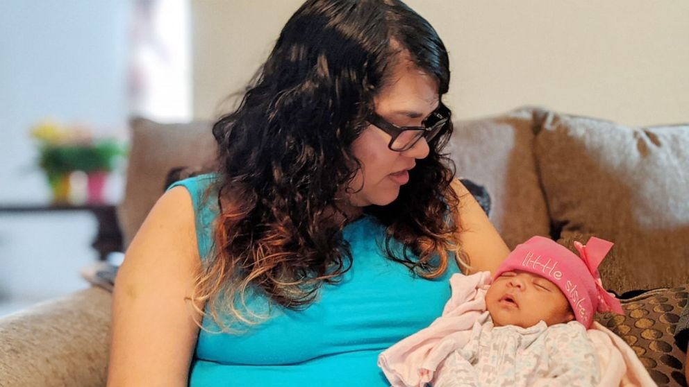 Bebê nasceu após uma cesárea de emergência  (Foto: Houston Methodist)