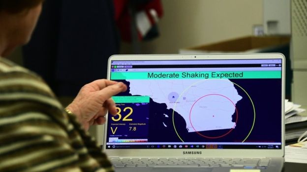 Um sistema de alerta precoce de terremotos para a costa oeste dos EUA, chamado ShakeAlert, está sendo desenvolvido e testado neste momento (Foto: GETTY IMAGES/BBC)