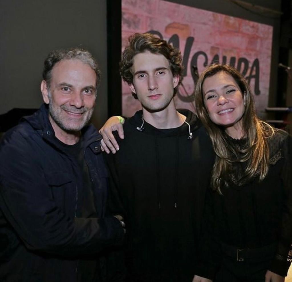 Marco Ricca, o filho Felipe, e Adriana Esteves (Foto: Reprodução/Instagram)