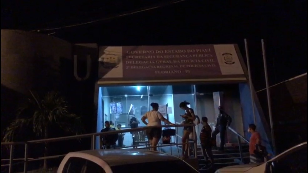 Motorista foi levado à Delegacia Regional da Polícia Civil em Floriano — Foto: Divulgação/ANTT