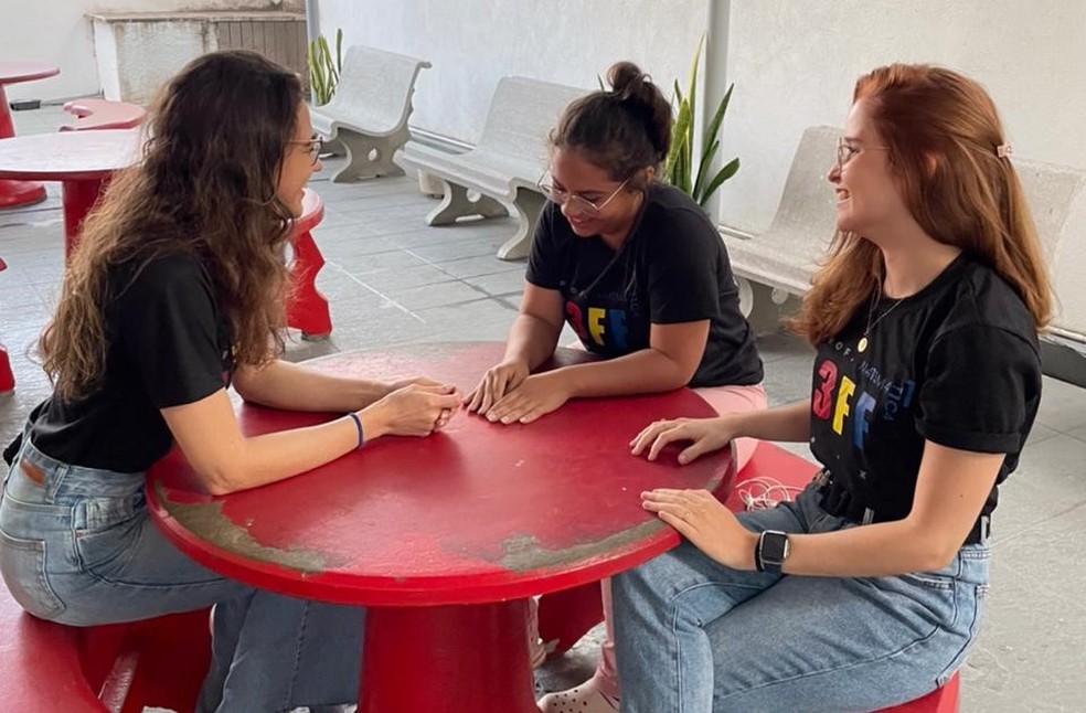 Clicia Romero se prepara para o Enem 2022 com amigas — Foto: Cedida