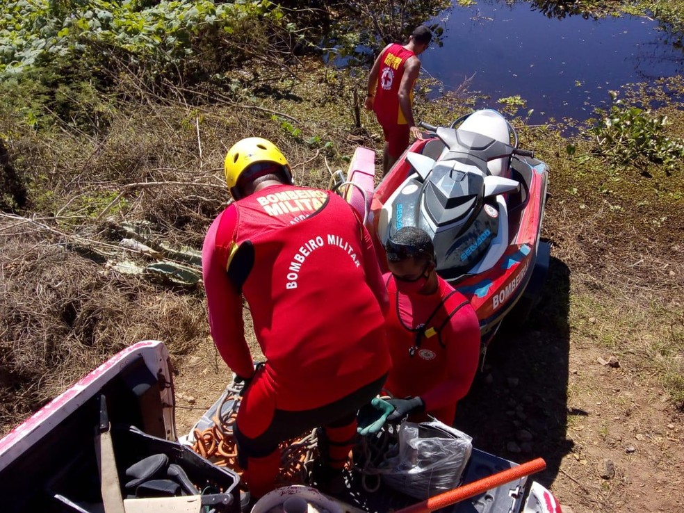 Bombeiros fazem buscas por desaparecidos no Rio Paraguaçu — Foto: Corpo de Bombeiros