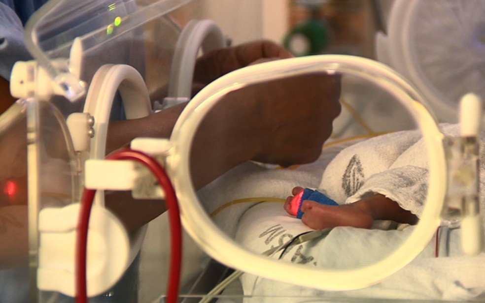 Foto de arquivo de bebê prematuro internado no Caism da Unicamp, em Campinas. — Foto: Reprodução/EPTV