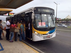 Ônibus circulam com frota emergencial durante greve em Natal (Foto: Fernanda Zauli/G1)